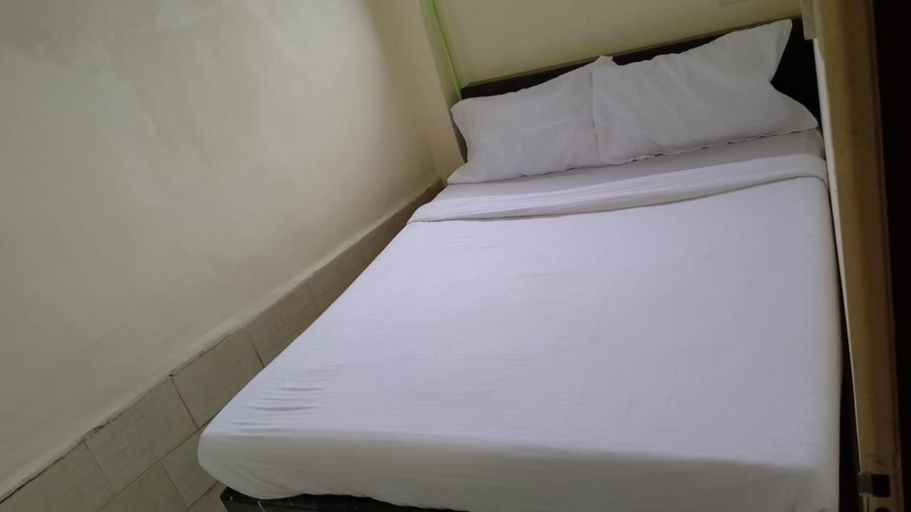 Hotel Urban Comfort Мумбаи Экстерьер фото